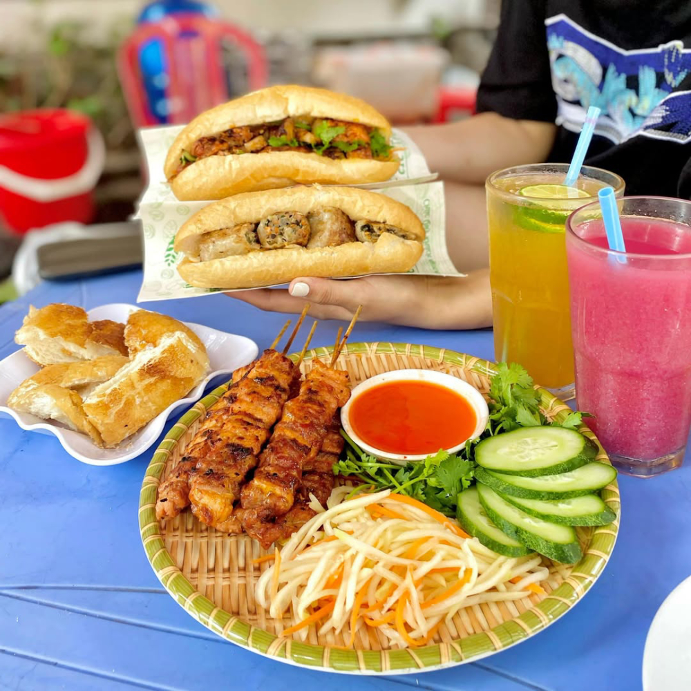 BÁNH MÌ NEM HÀN THUYÊN 1
